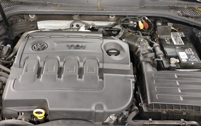 Volkswagen Golf cena 59999 przebieg: 116000, rok produkcji 2018 z Bodzentyn małe 172